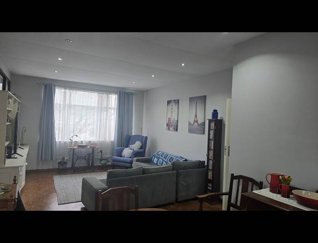2 BEDROOM APARTMENT FOR SALE IN CLARENDON
